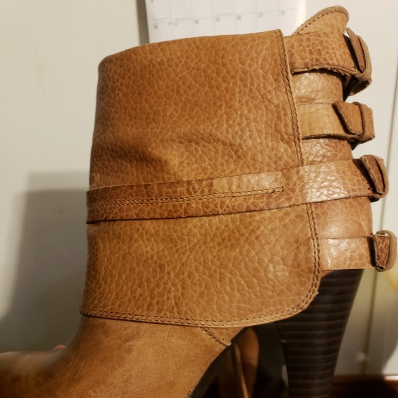 MiA leather high heel buckle boots. SIZE 7 - Picture 6 of 9